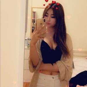 Black tie front crop tank🖤🖤🖤